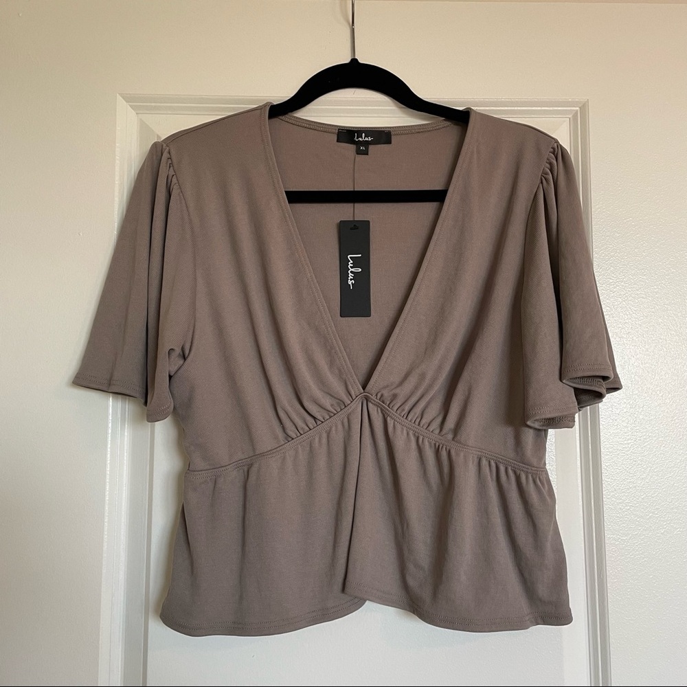 NWT Lulu's Plunge Cropped Blouse